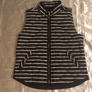 A cushioned gap vest